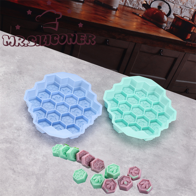 Soap Making Guide - Silicone 19 Mobile Bee Honeycomb Cake